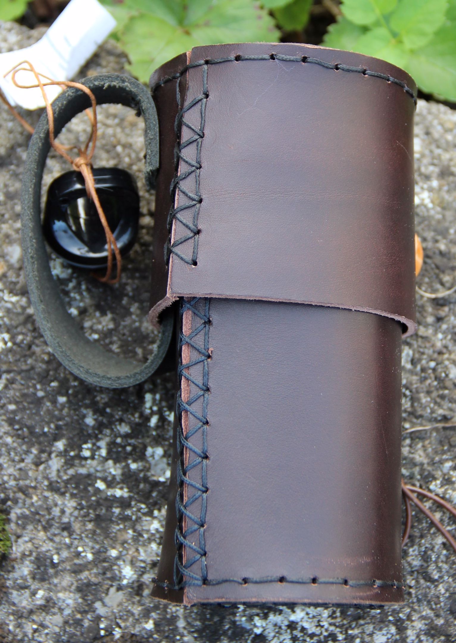 kleine braune Halterung